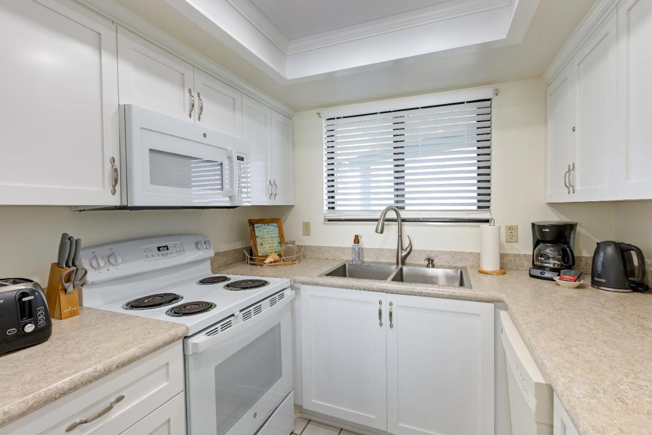 Ocean View With A Beachfront Pool At Ocean Trillium Condo ~ 403 New Smyrna Beach Exterior photo