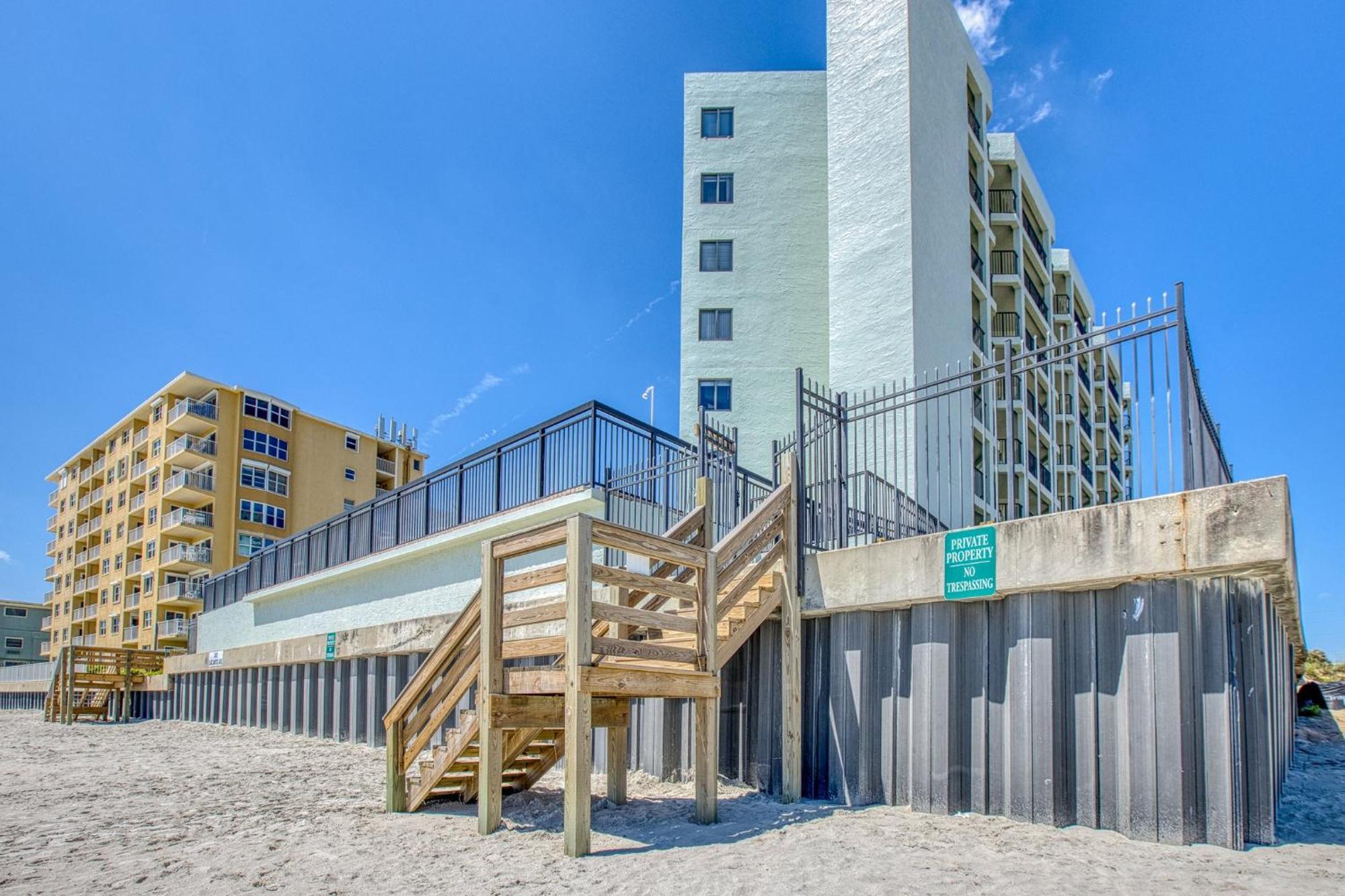 Ocean View With A Beachfront Pool At Ocean Trillium Condo ~ 403 New Smyrna Beach Exterior photo