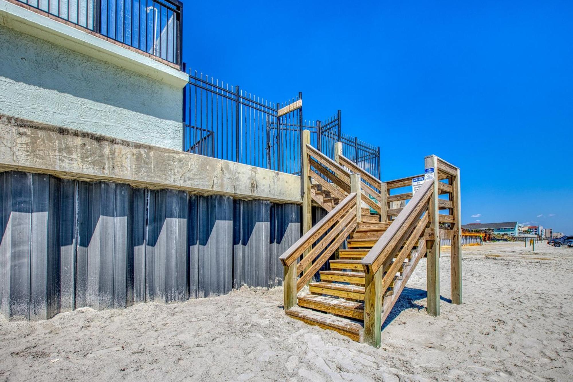 Ocean View With A Beachfront Pool At Ocean Trillium Condo ~ 403 New Smyrna Beach Exterior photo